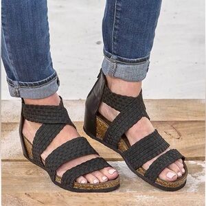 Muk Luks Black Strappy Woven Sandals